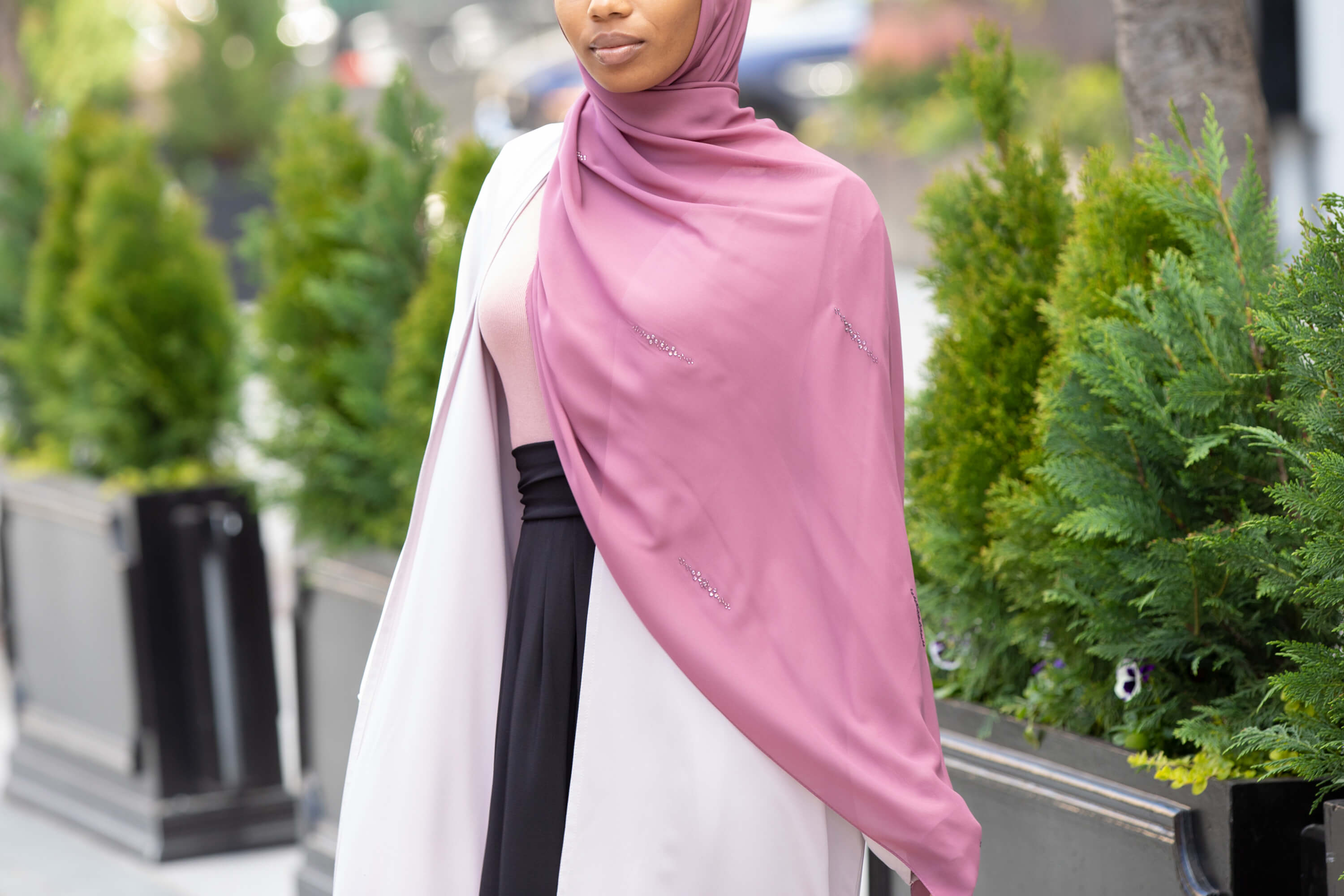 Abaya Rack Diamond Collection – Al Shams Abayas