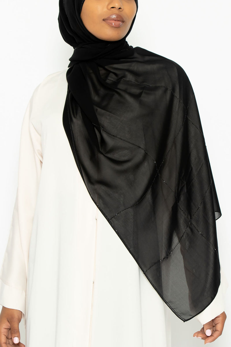 City Girl in Classic Black | Al Shams Abayas 1