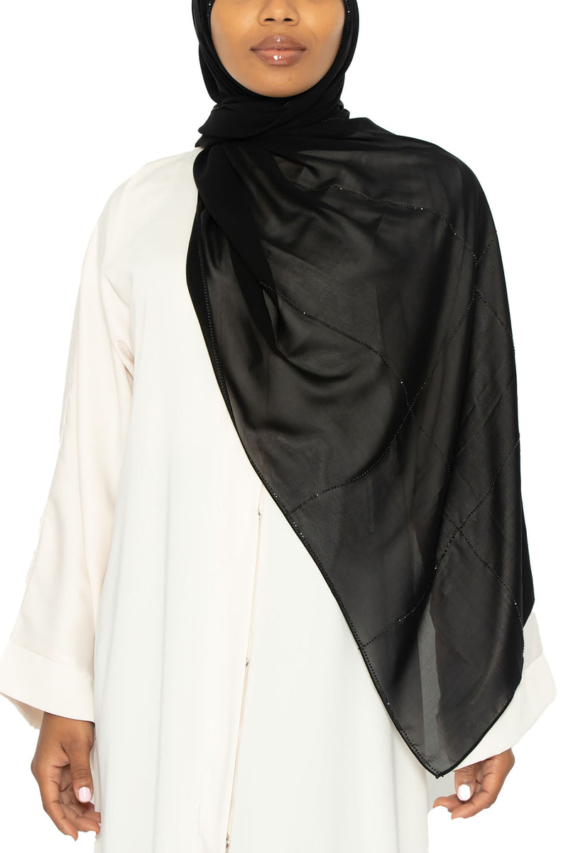City Girl in Classic Black | Al Shams Abayas 1