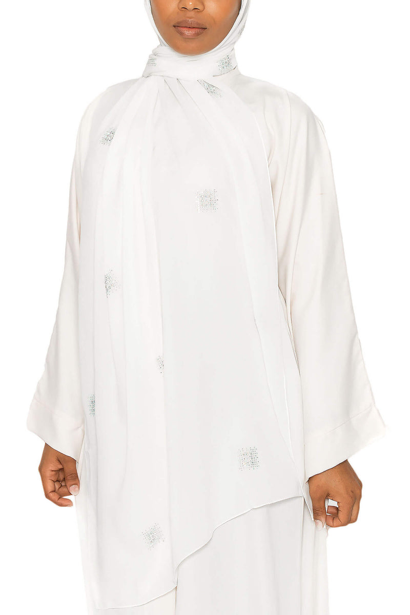 Classy Babe in Ivory | Al Shams Abayas 1